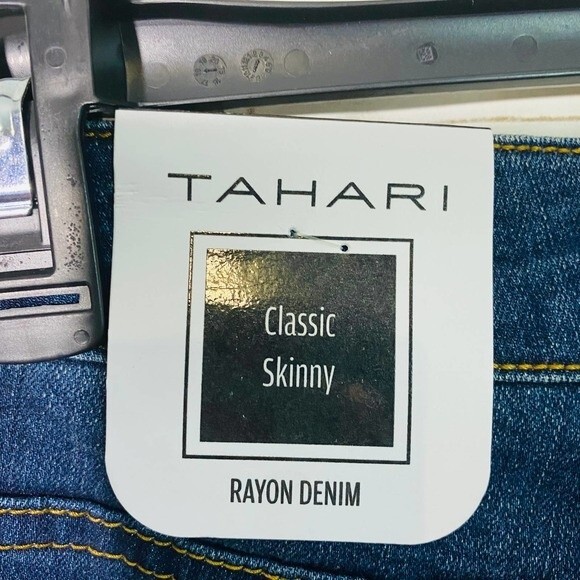 Tahari Women's Classic Skinny Rayon Denim Blue Jeans Size 6/28 - Picture 3 of 6